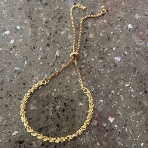 Gold chain bracelet
